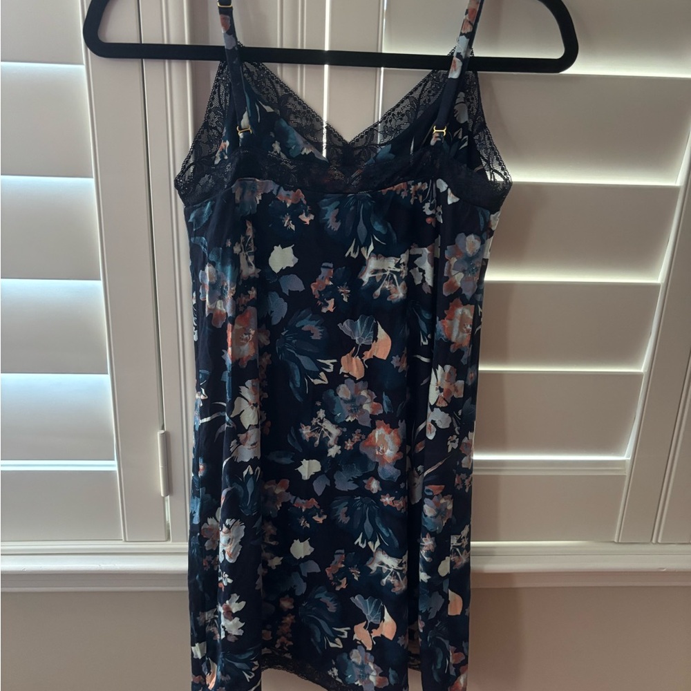 Soma Cool Nights
Lace Trim Chemise NWOT